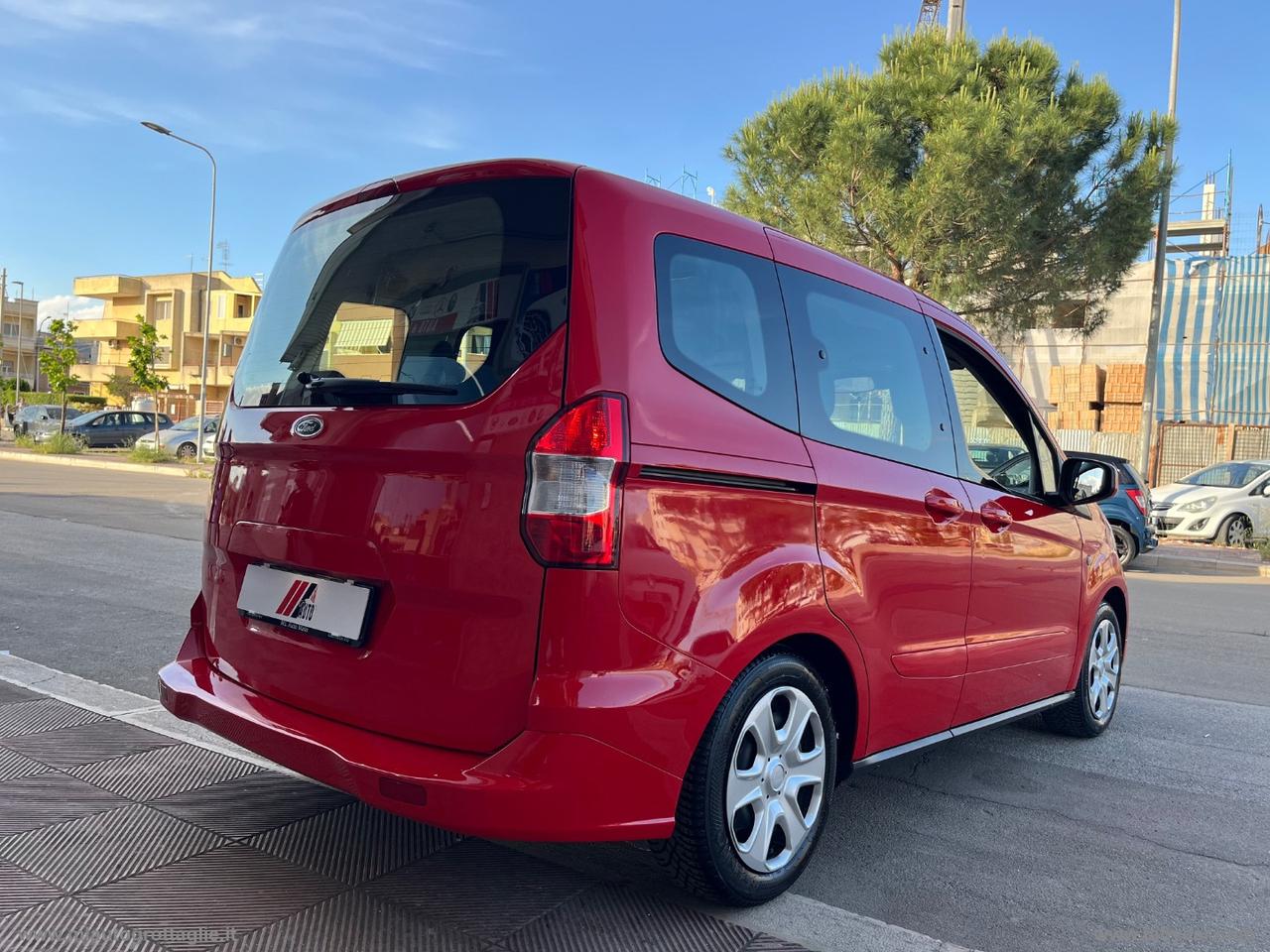 FORD Tourneo Courier 1.5 TDCI 75 CV Sport
