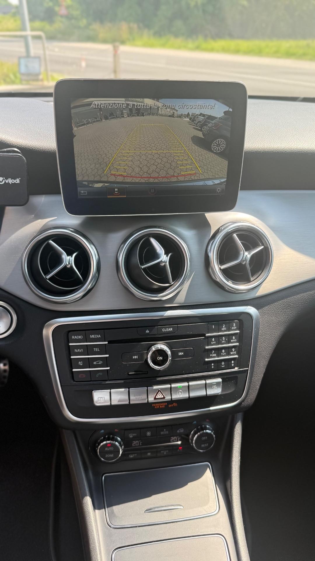 MERCEDES GLA 250 ALLESTIMENTO AMG 4MATIC