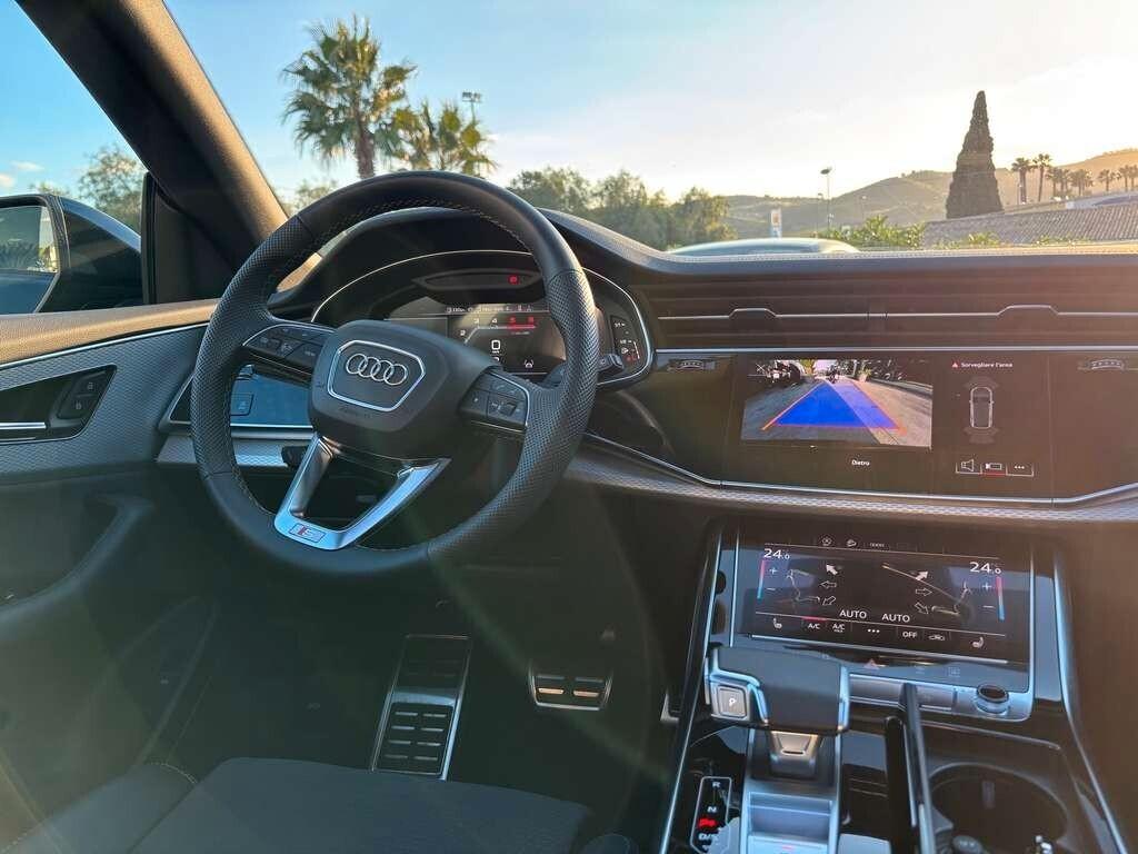 Audi Q8 S line esition 286 cv 2025/ 12.000 KM IVA ESPOSTA Tua a soli 849 Euro al mese