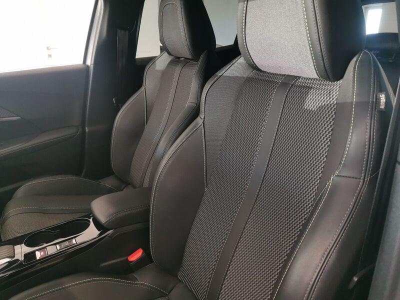 Peugeot 2008 2008 PureTech 130 S&S EAT8 GT