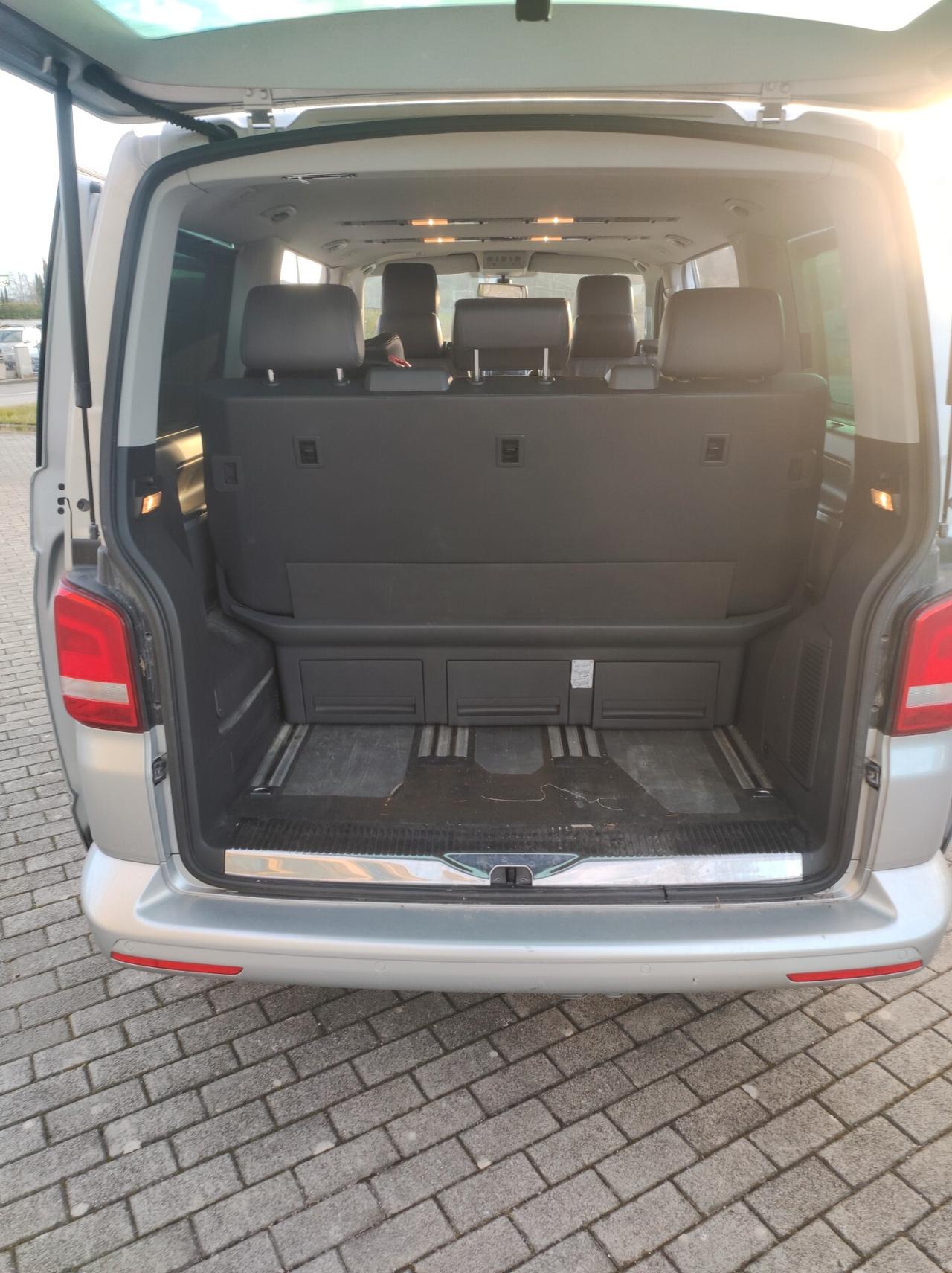 Volkswagen Multivan 2.0 TDI 2015 SOLO 138.000 KM