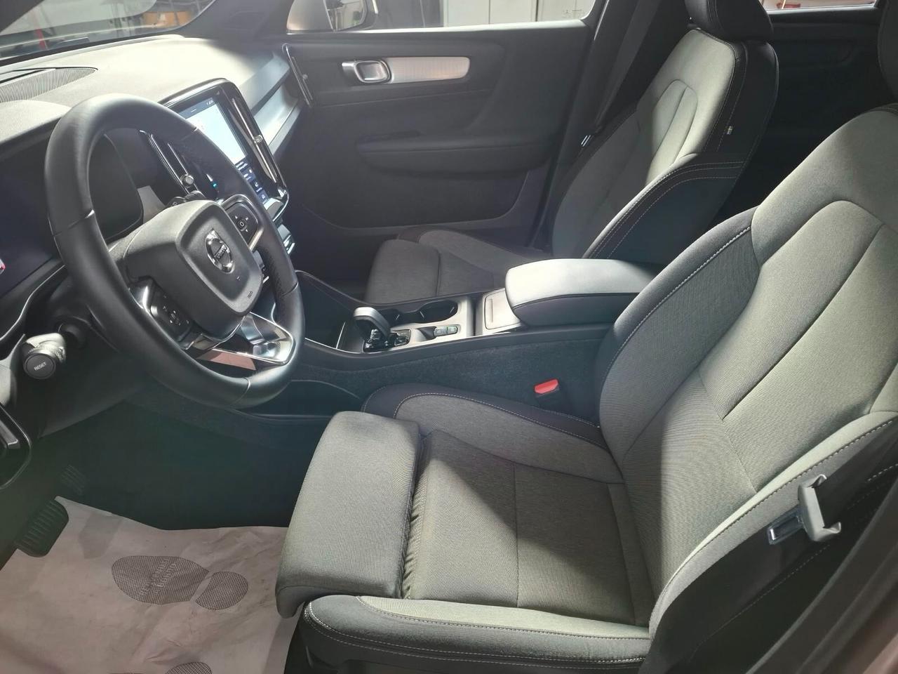 Volvo XC40 B3 automatico Ultimate Bright