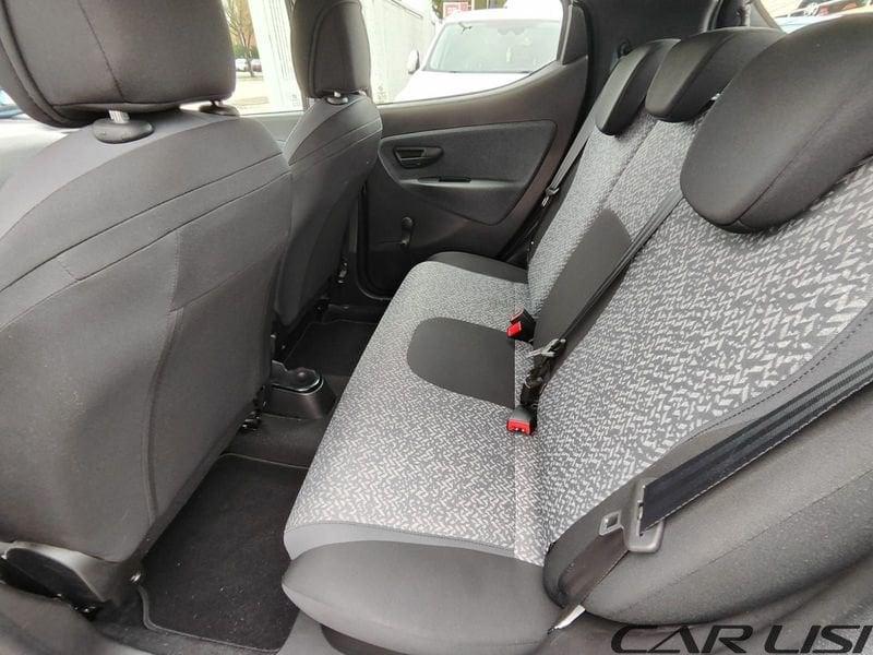 Lancia Ypsilon 1.0 FireFly 5 porte S&S Hybrid Silver