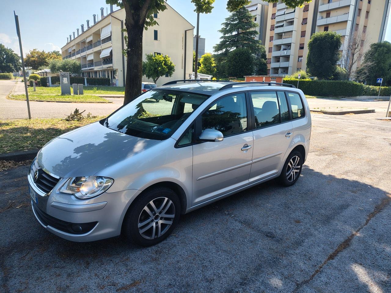 Volkswagen Touran 2.0 Highline METANO