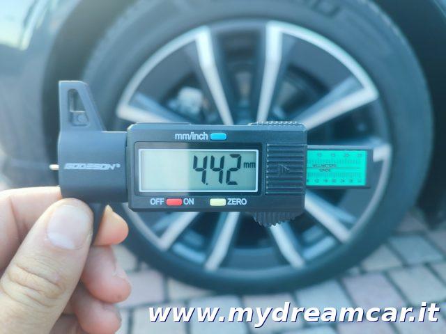 VOLVO V60 B4 (d) Geartronic Momentum Business Pro