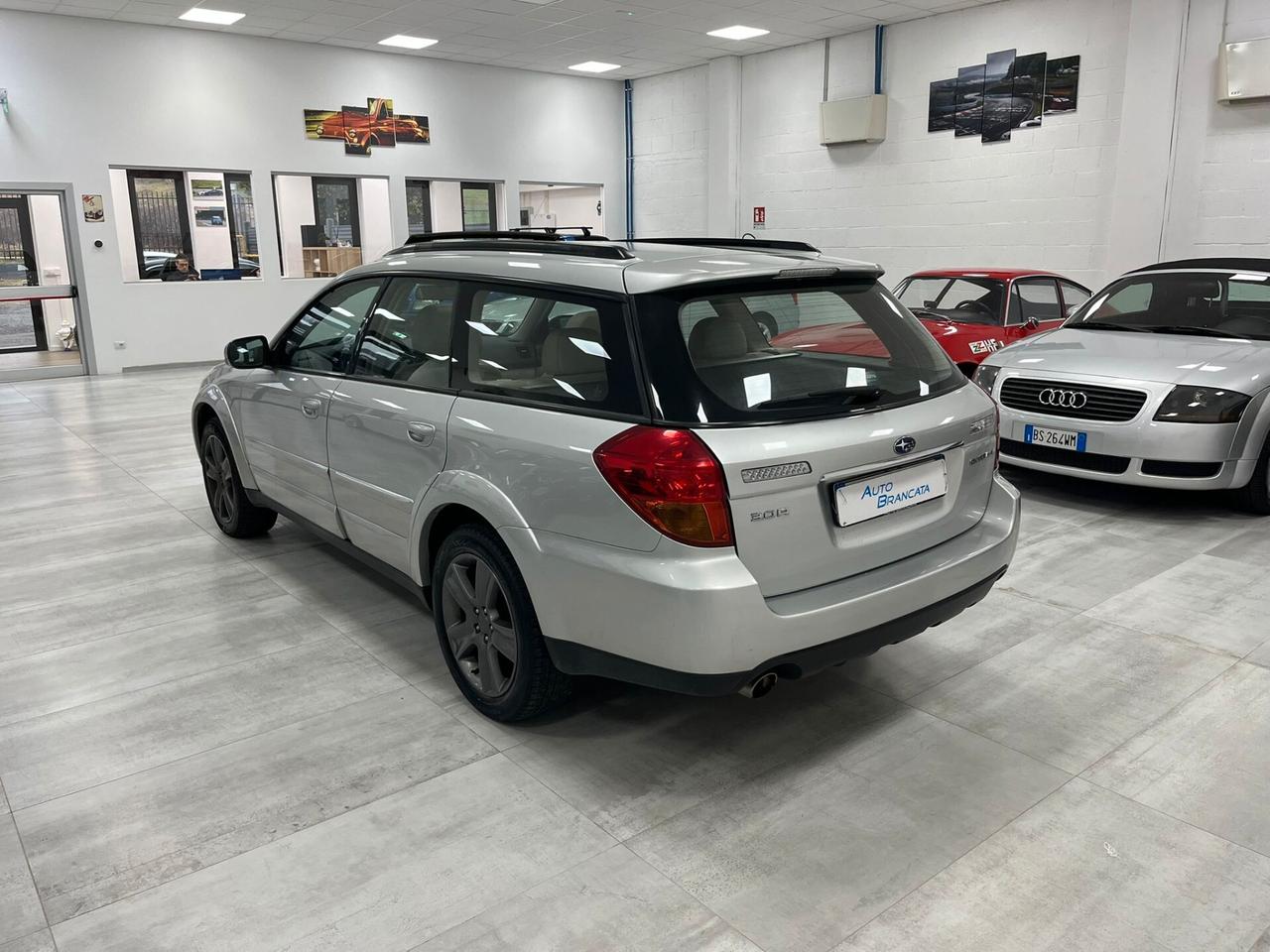 Subaru OUTBACK 3.0 R auto