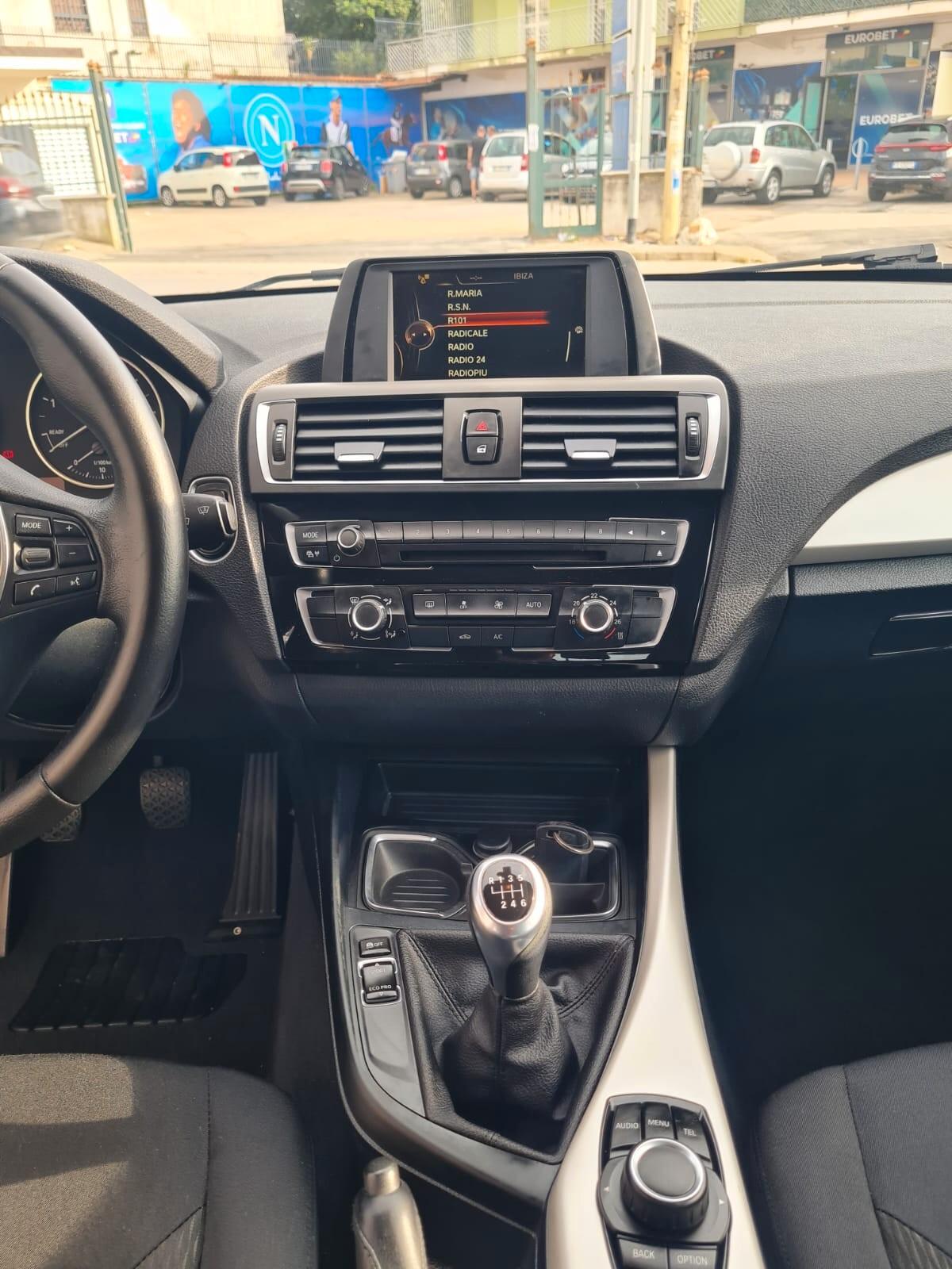 Bmw 116 116d 5p. Urban