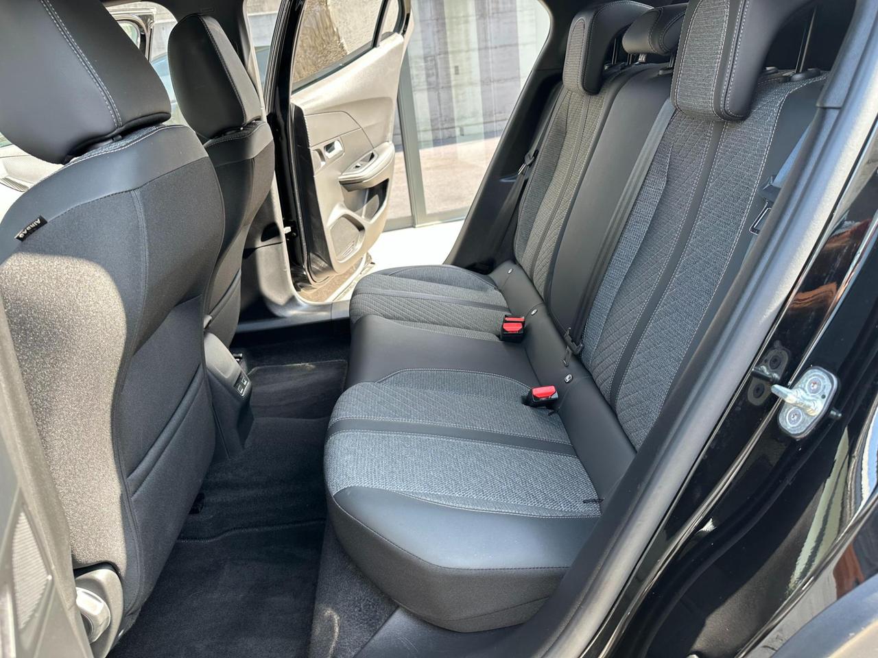 Peugeot 2008 1.2 puretech Allure s&s 100cv