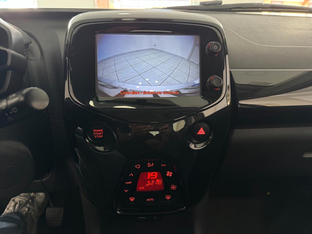 Toyota Aygo 1.0 VVT-i 69 CV 5 porte x-clusiv