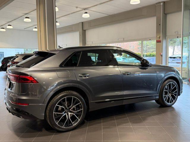 AUDI Q8 50 TDI 286 CV quattro S line edition Black Pack