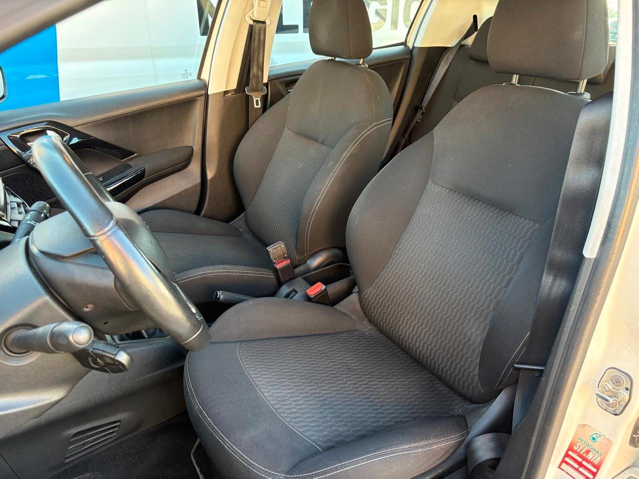 Peugeot 208 1.6 hdi - 2018