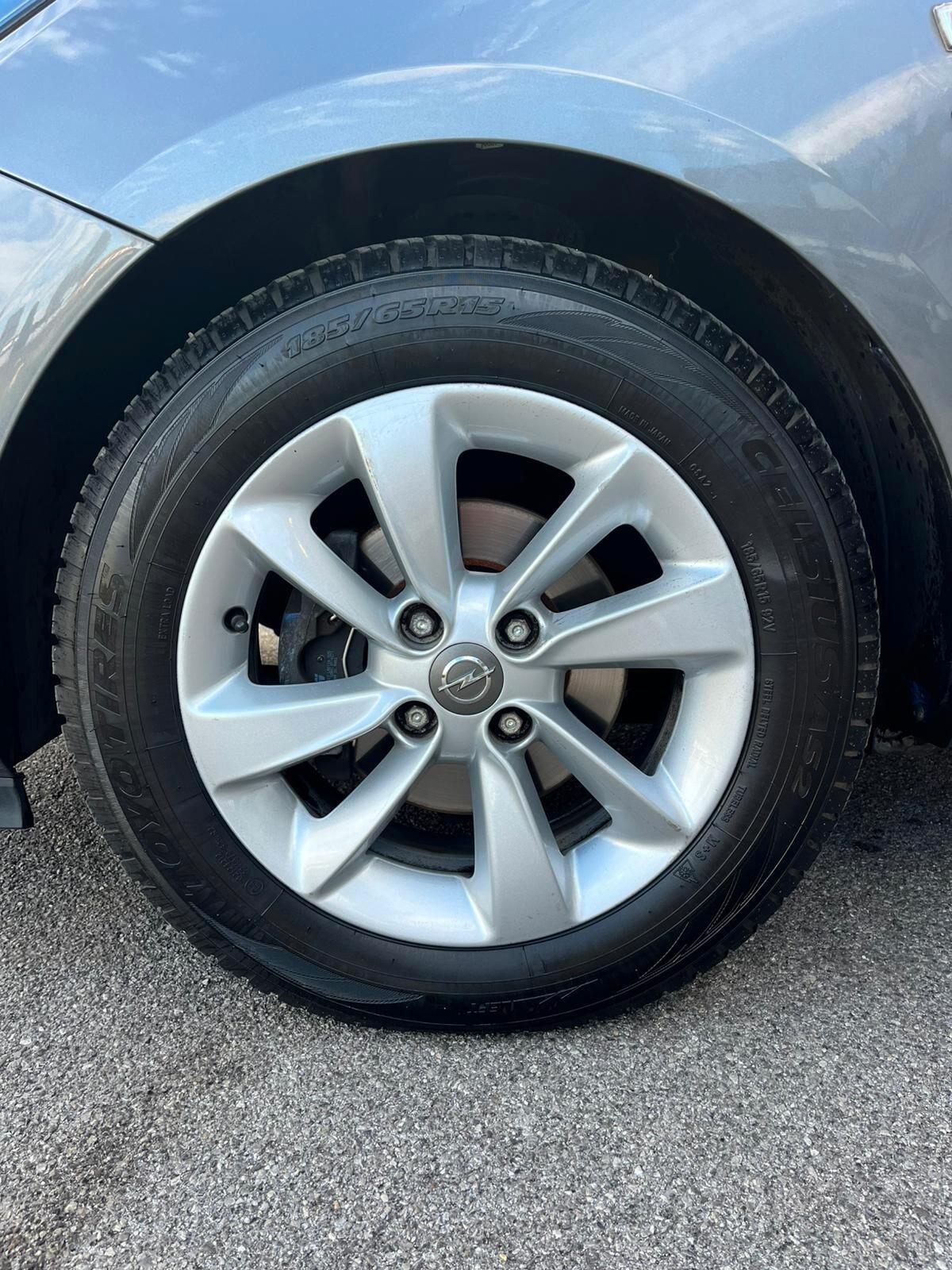 Opel Corsa 1.2 5 porte