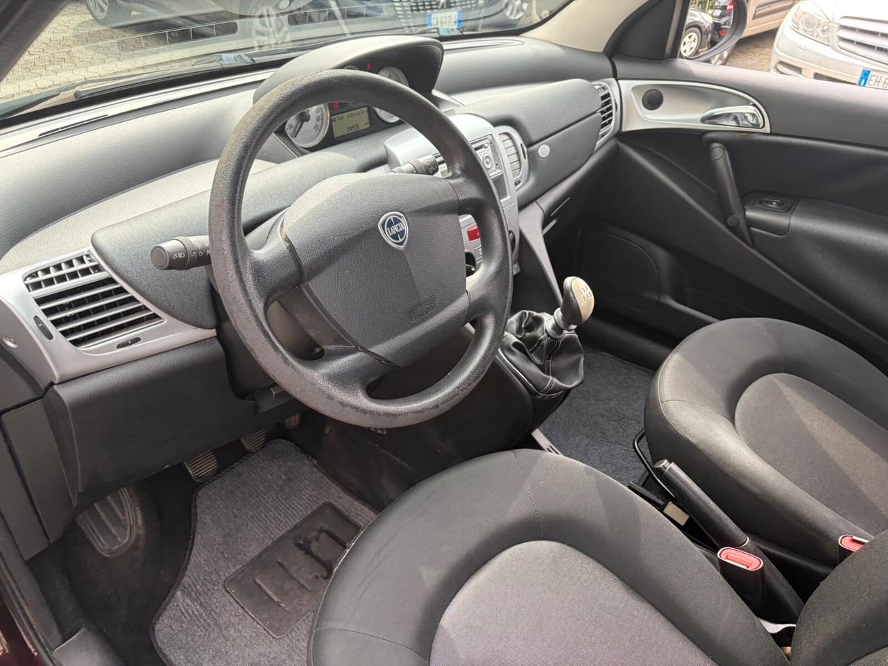 Lancia Ypsilon 1.2 69 CV Argento