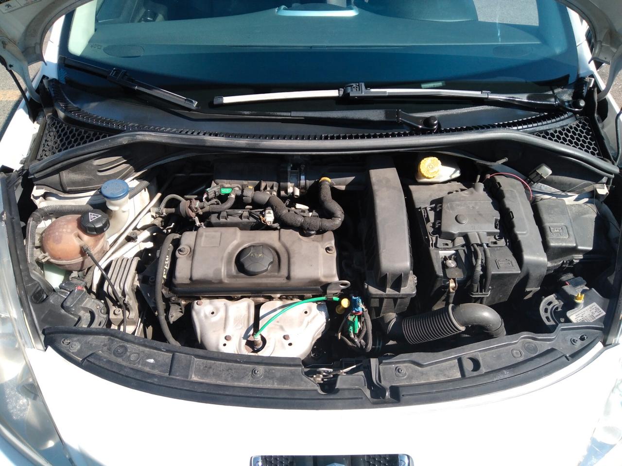 Peugeot 207 1.4 8V 75CV 3p. Energie ECO GPL x neopatentati