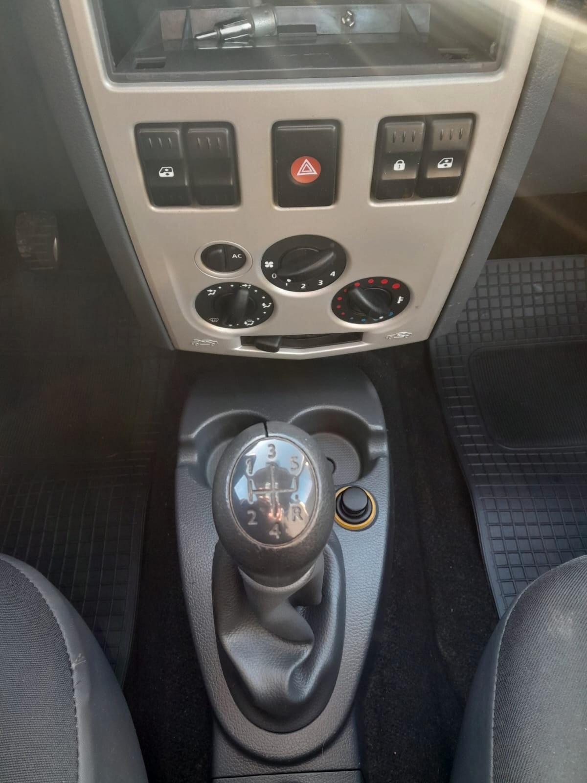 Dacia Logan 1.5 dCi 70CV Lauréate