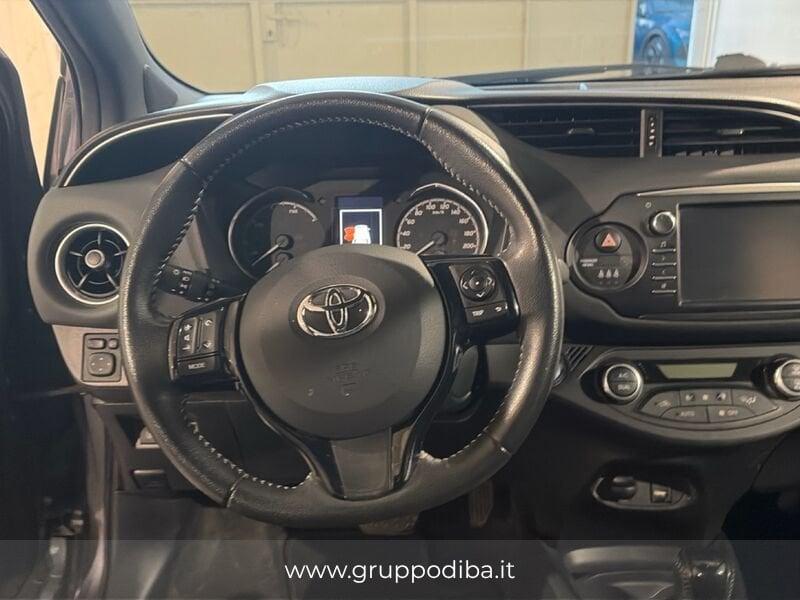 Toyota Yaris III 2017 5p Benzina 5p 1.5h Trend Grey Edition my18