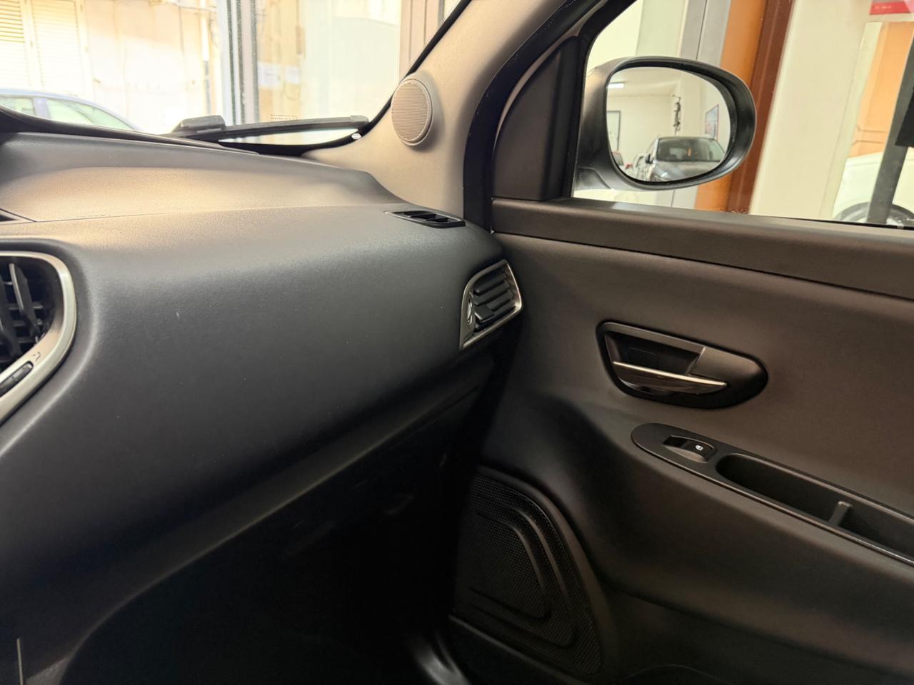 Lancia Ypsilon 1.2 Benzina 69 CV Platinum
