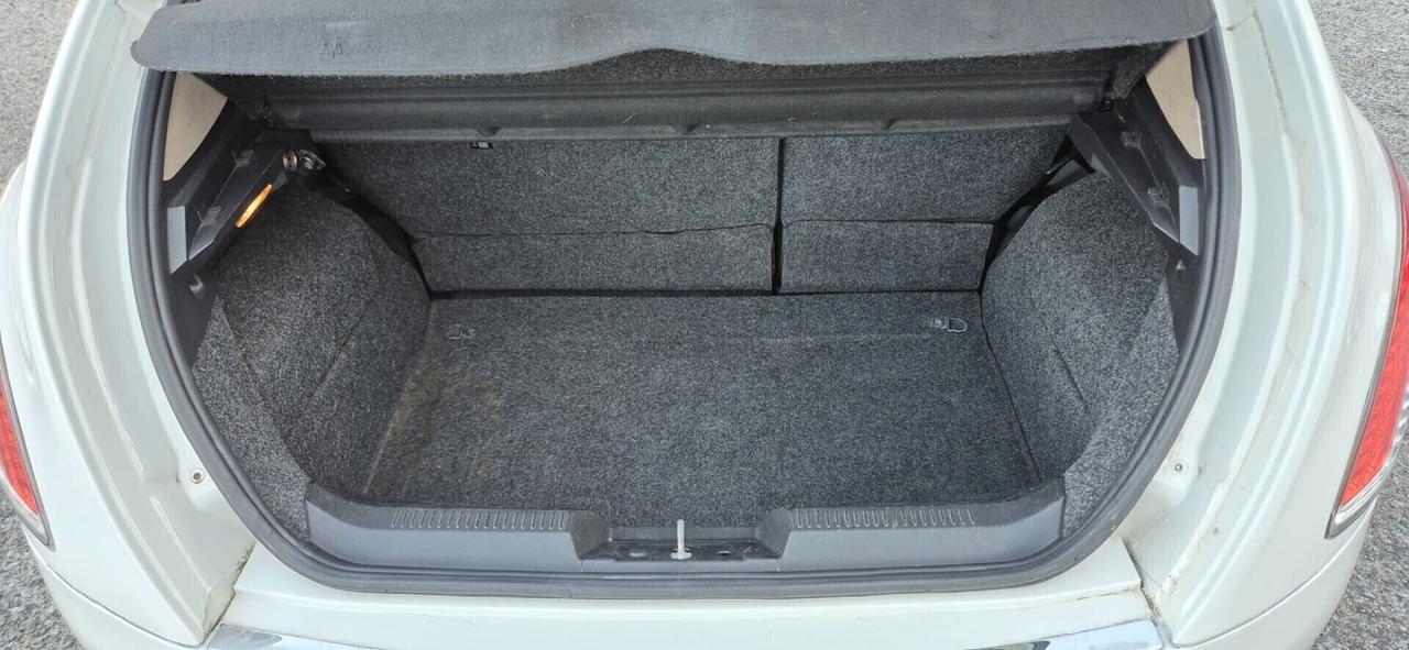 Lancia Delta 1.4 T-Jet 120CV EcochicGPL- 11/2013