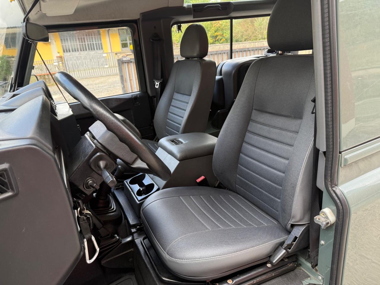 Land Rover Defender 90 2.4 TD4