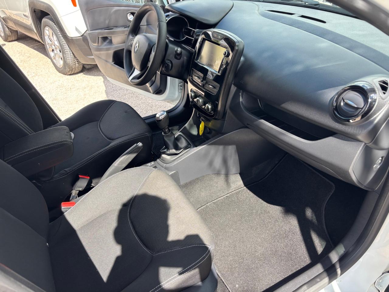 RENAULT CLIO 1.2 75CV 110.000KM