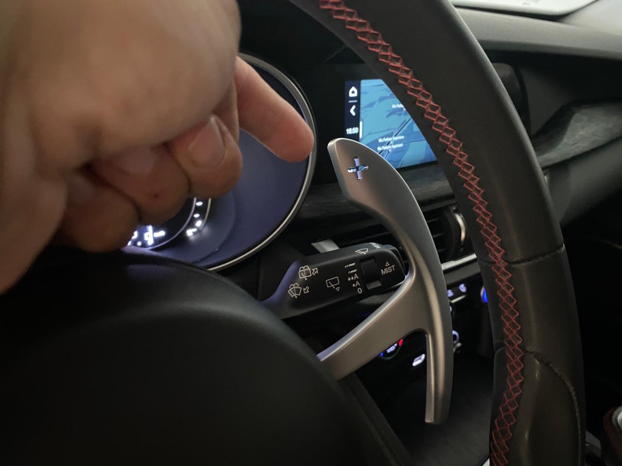Alfa Romeo Stelvio 2.2 t Aziendale- Palette F1 al volante