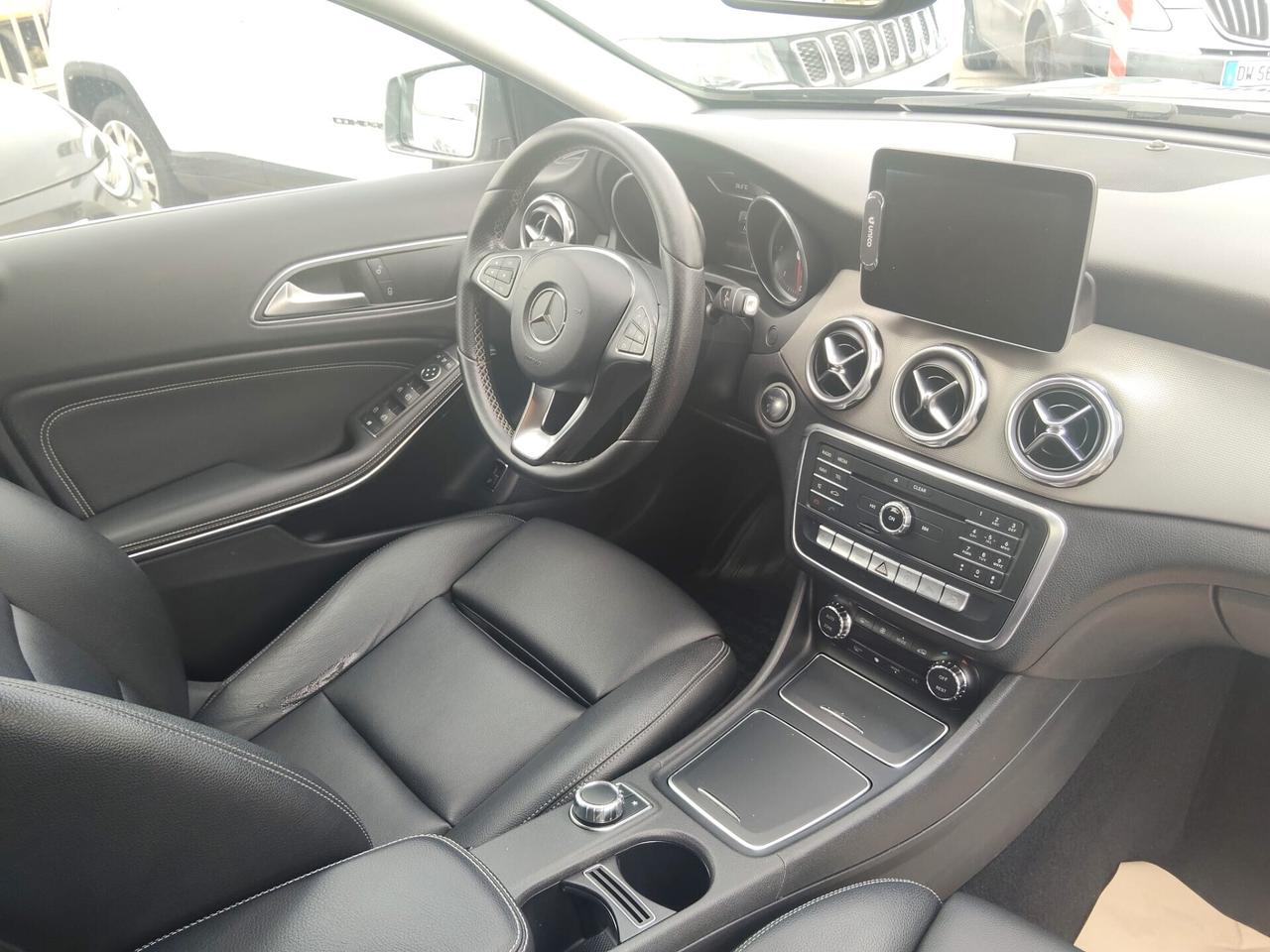Mercedes-benz GLA 220 d Automatic 4Matic Sport