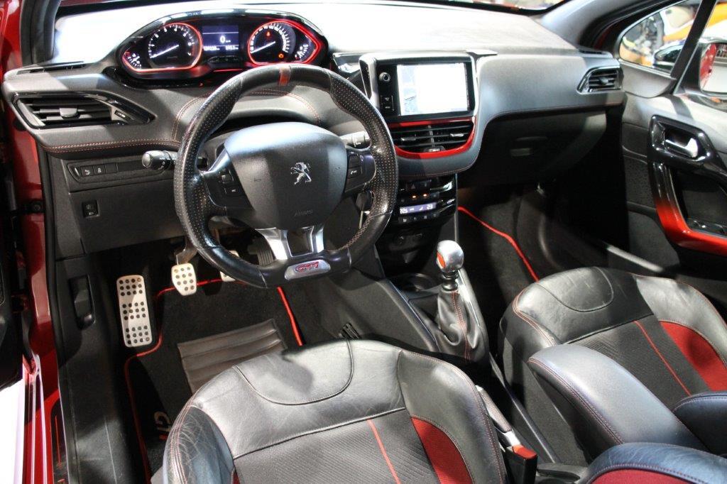 Peugeot 208 1.6 THP 200 CV 3 porte GTi