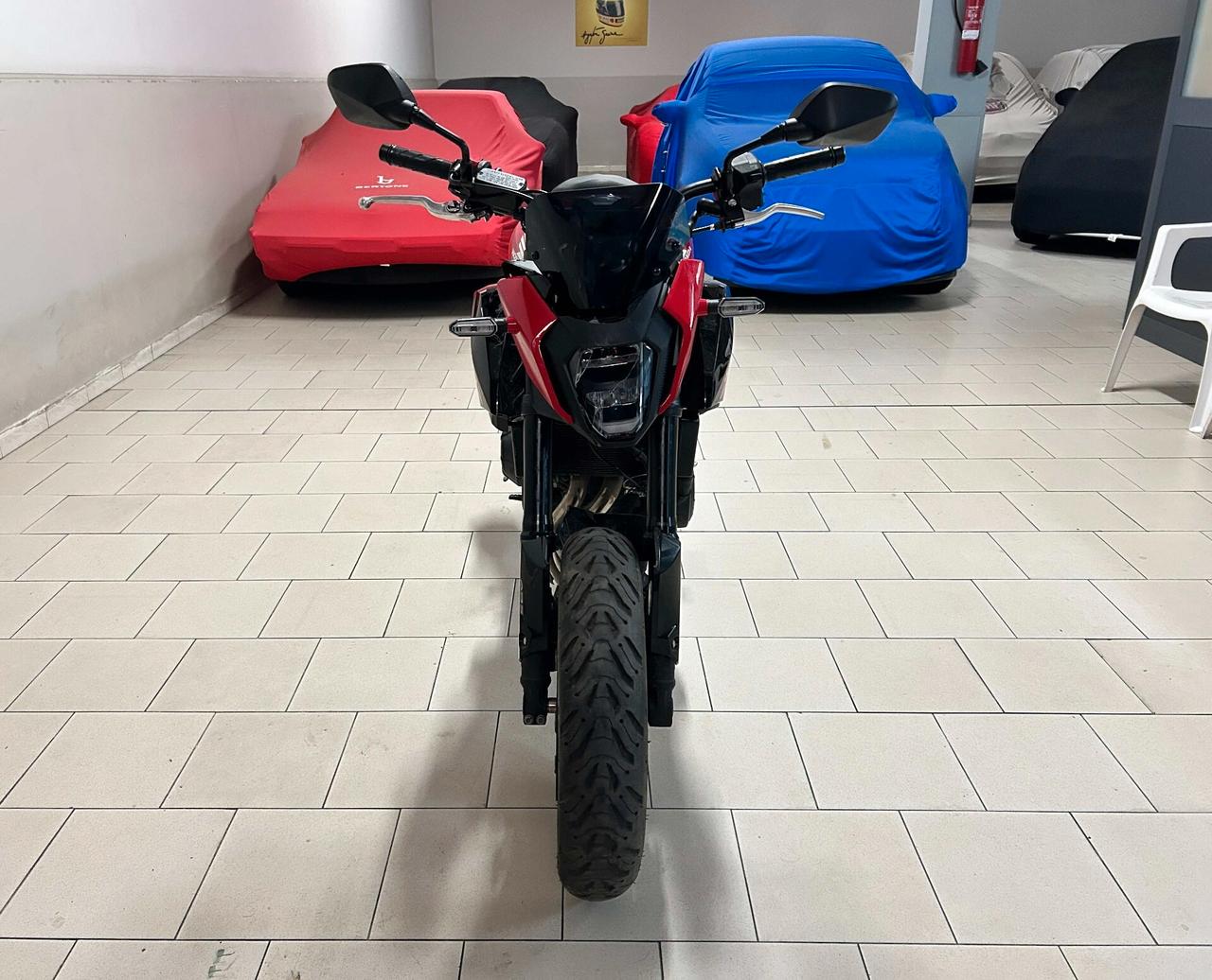 Honda CB 500 Hornet - 2025 Incidentata