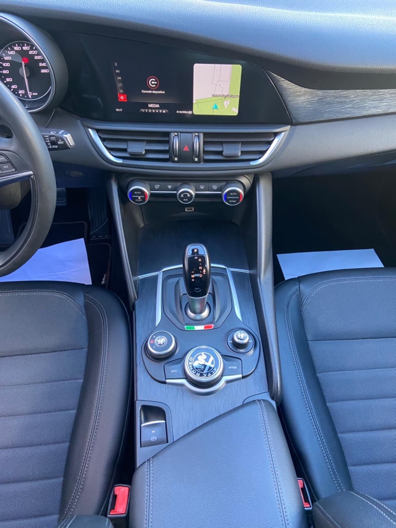 Alfa Romeo Giulia 2.2 160CV AT8 nuovissima garanzia