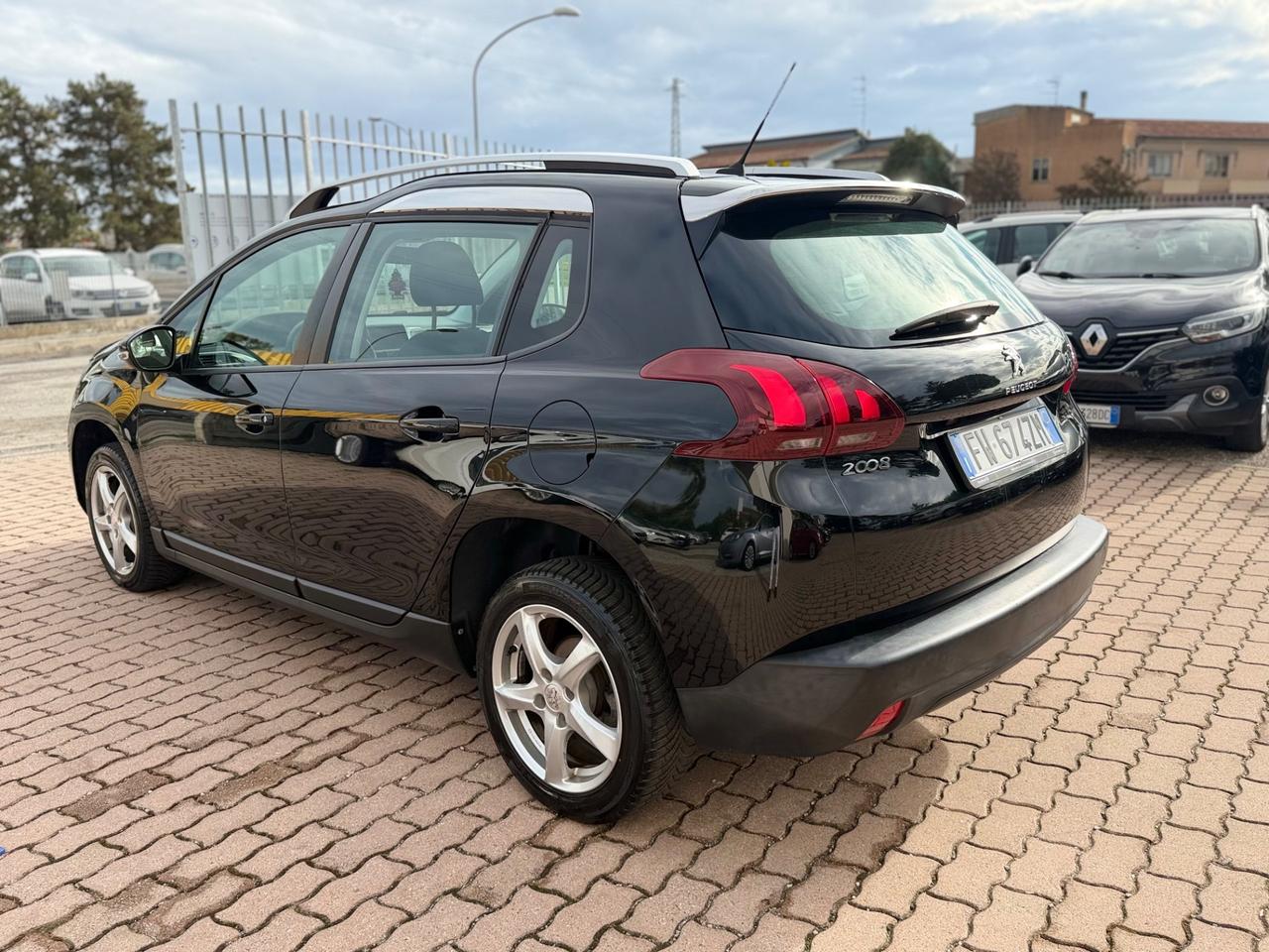 Peugeot 2008 BlueHDi 100 S&S Black Matt