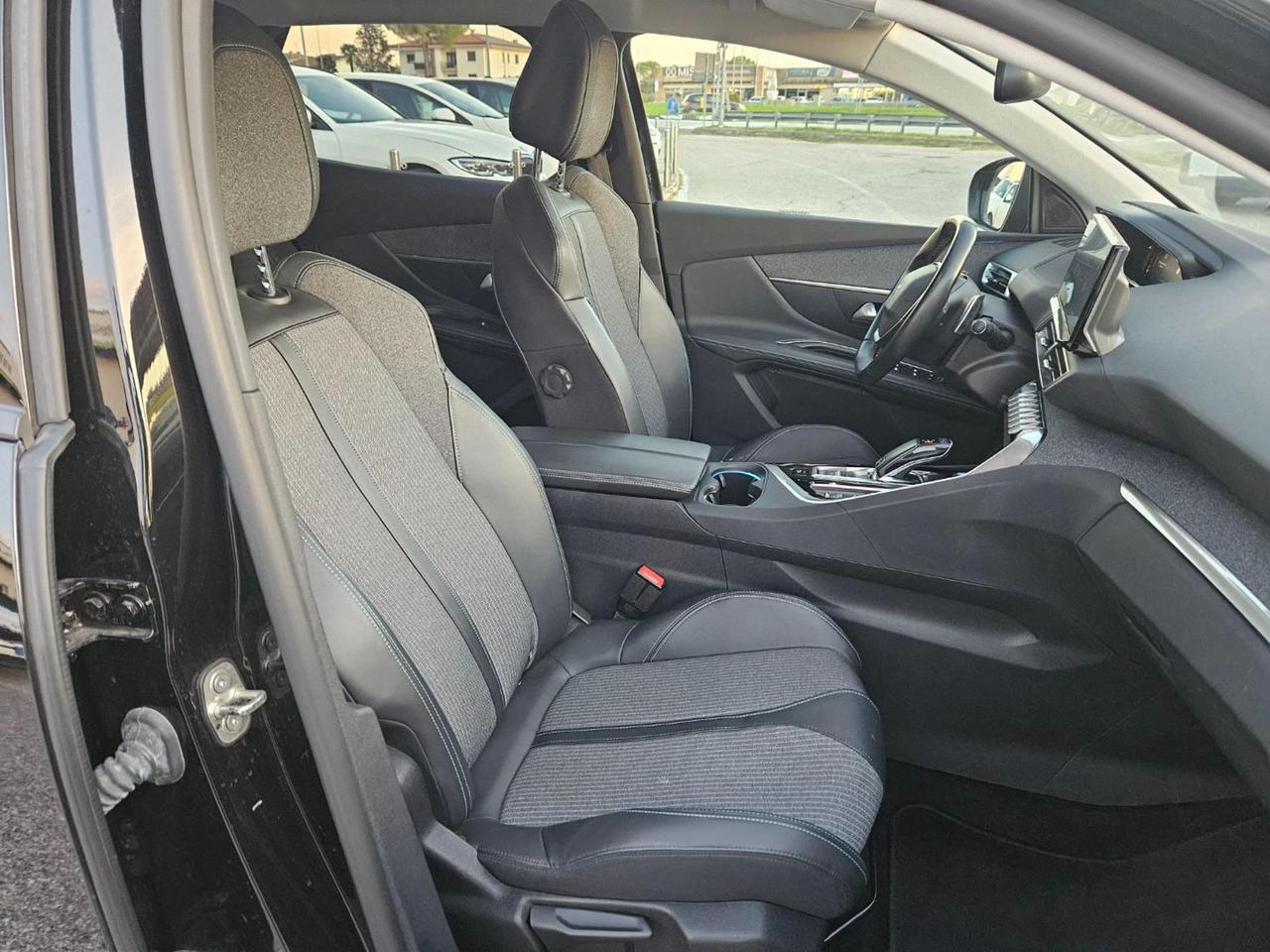 Peugeot 3008 BlueHDi 130 S&S EAT8 Allure Pack