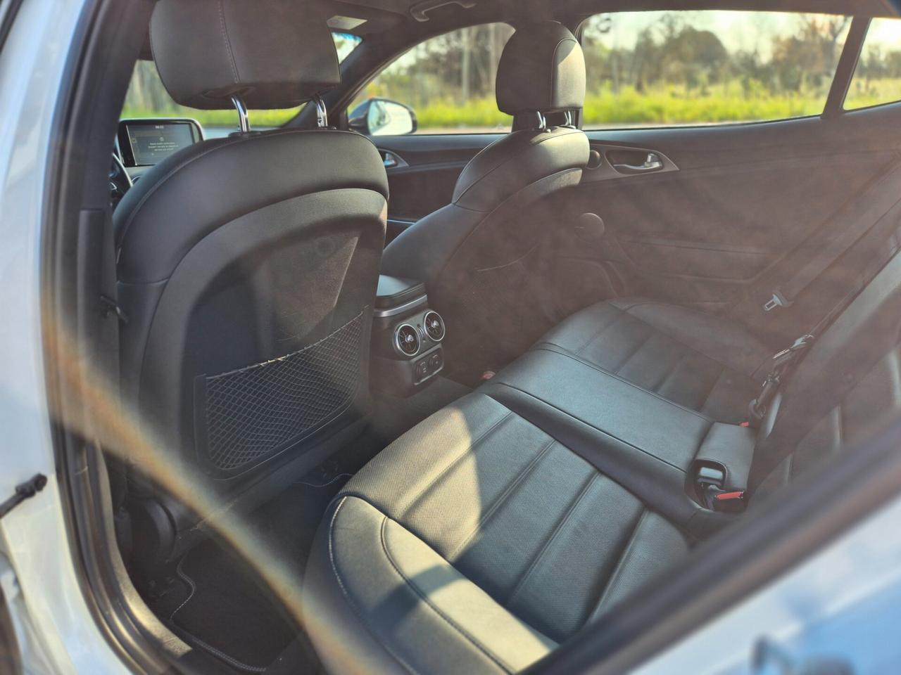 Kia Stinger 2.2 CRDi AWD AT8 GT Line