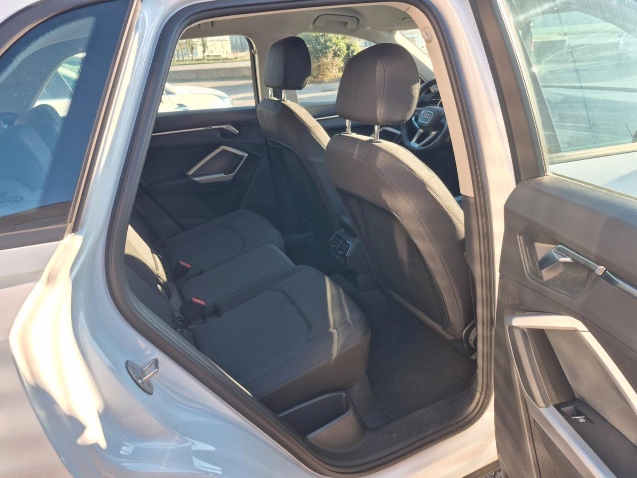 Audi Q3 35 TDI S tronic Business