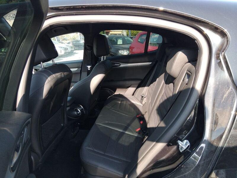 Alfa Romeo Stelvio 2023 2.2 t Veloce Q4 210cv auto