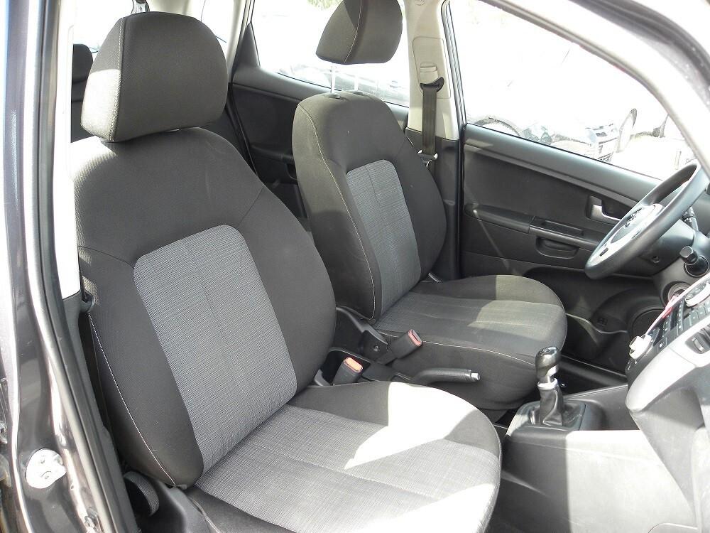 Kia Venga 1.4 CRDi 90CV Cool TETTO PANORAMICO CLIMATRONIC CRUISE MULTIFUNZIONE