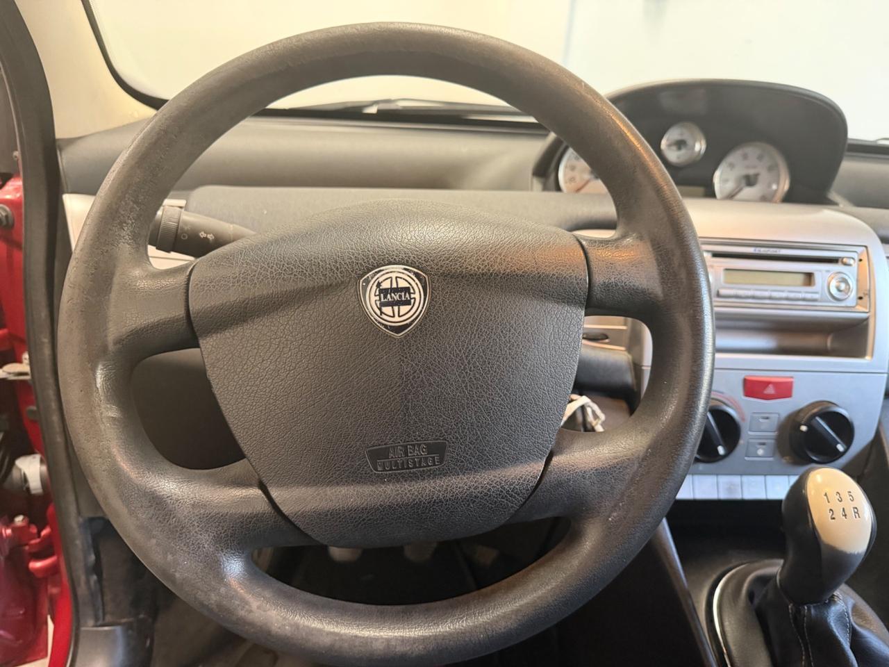 Lancia Ypsilon 1.3 MJT 75 CV Argento