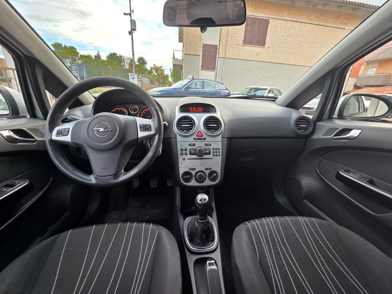Opel Corsa 1.2 5 porte Cosmo