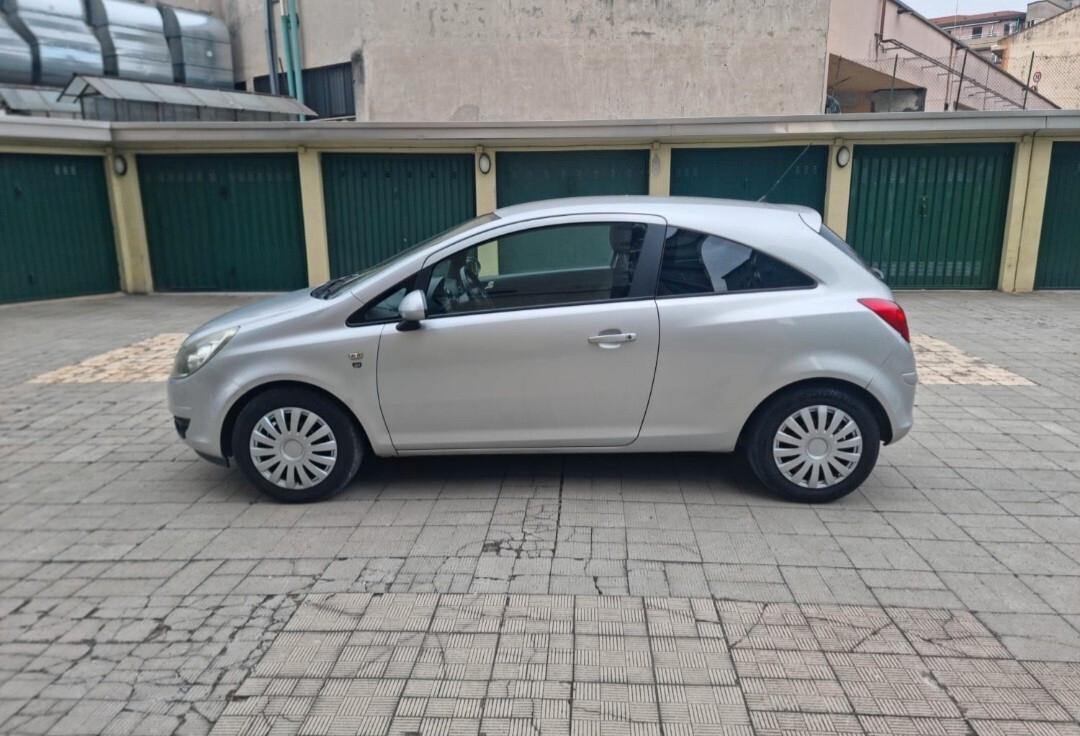 Opel Corsa 1.2 3 porte Club