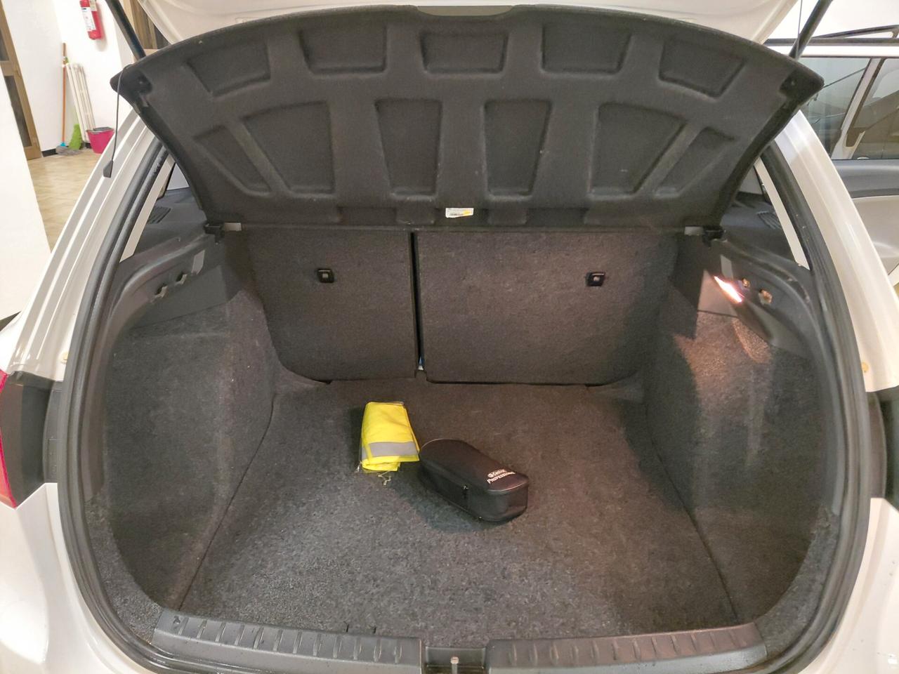 SEAT IBIZA ANNO 2014 DS 1.6 ADATTA NEOPATENTATI KM 130 MILA