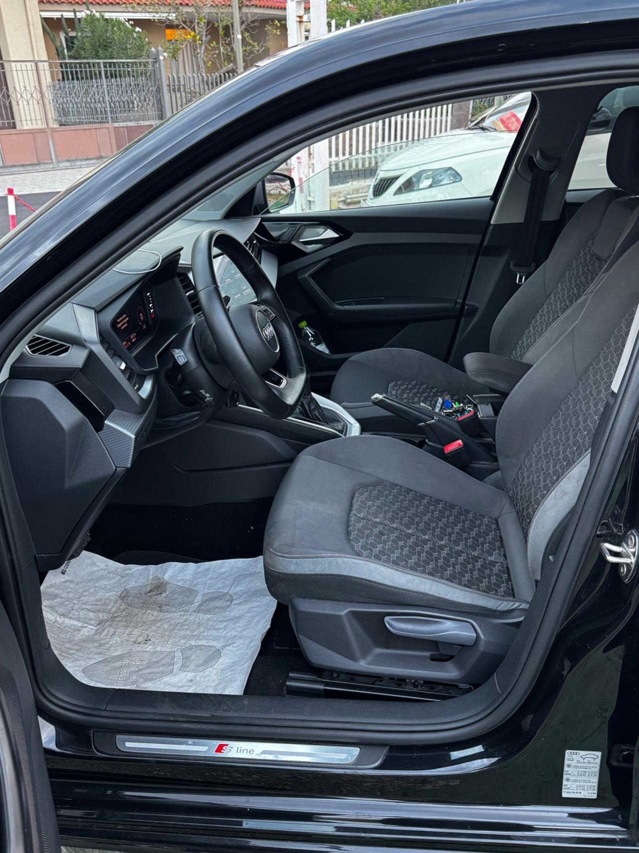 Audi A1 SPB 40 TFSI S tronic line edition