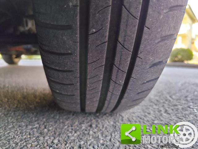 TOYOTA Yaris 1.5 Hybrid 5 porte Active NEOPAT. GARAN.INCLUSA