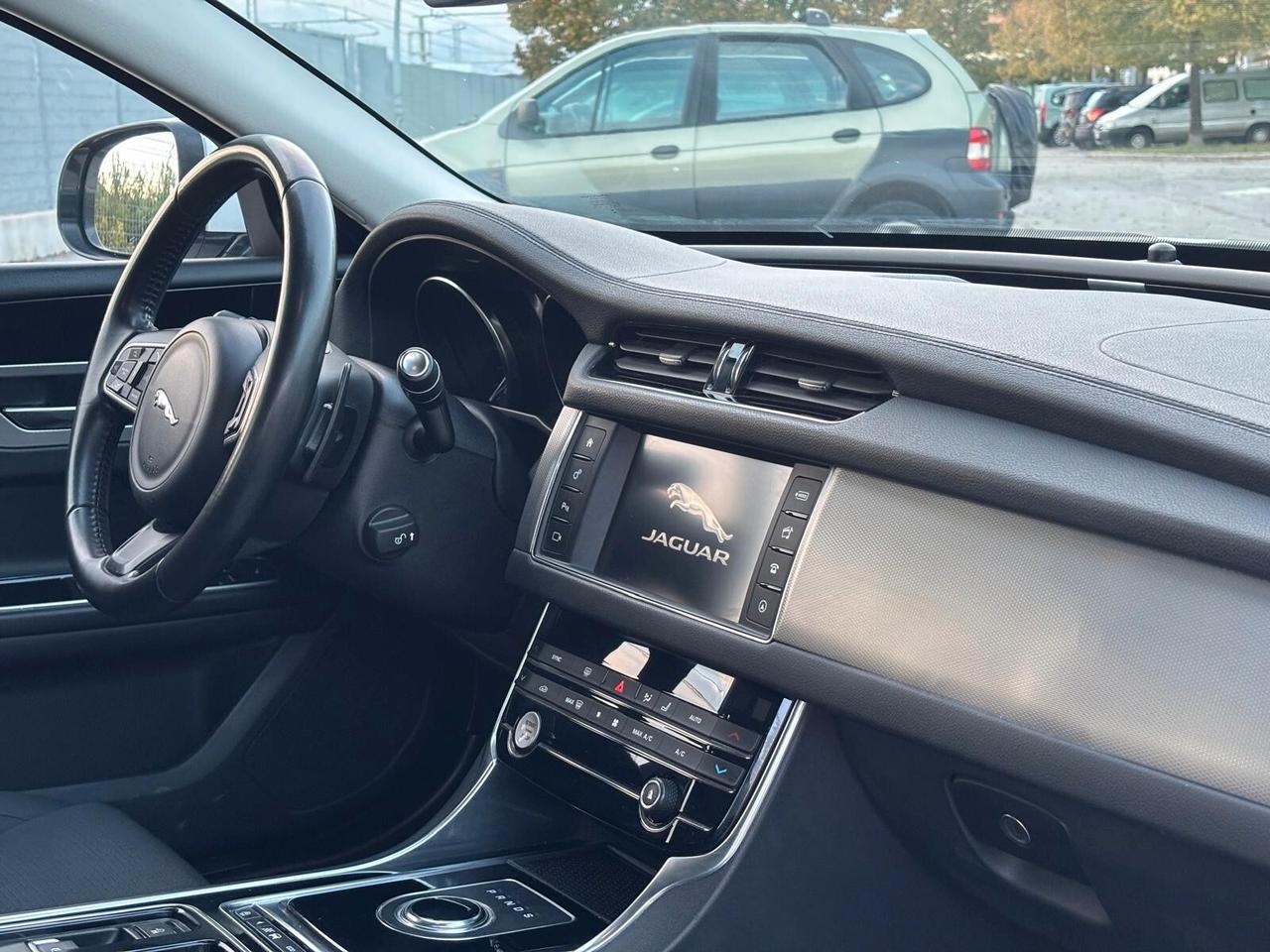 Jaguar XF Sportbrake 2.0 D 180 CV aut. Prestige