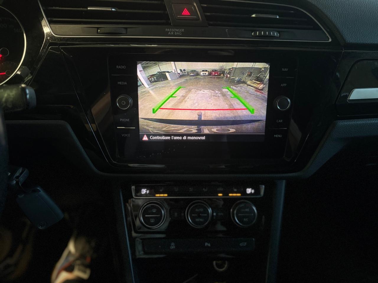 Volkswagen Touran 2.0 TDI 150 CV SCR DSG Business BlueMotion Technology