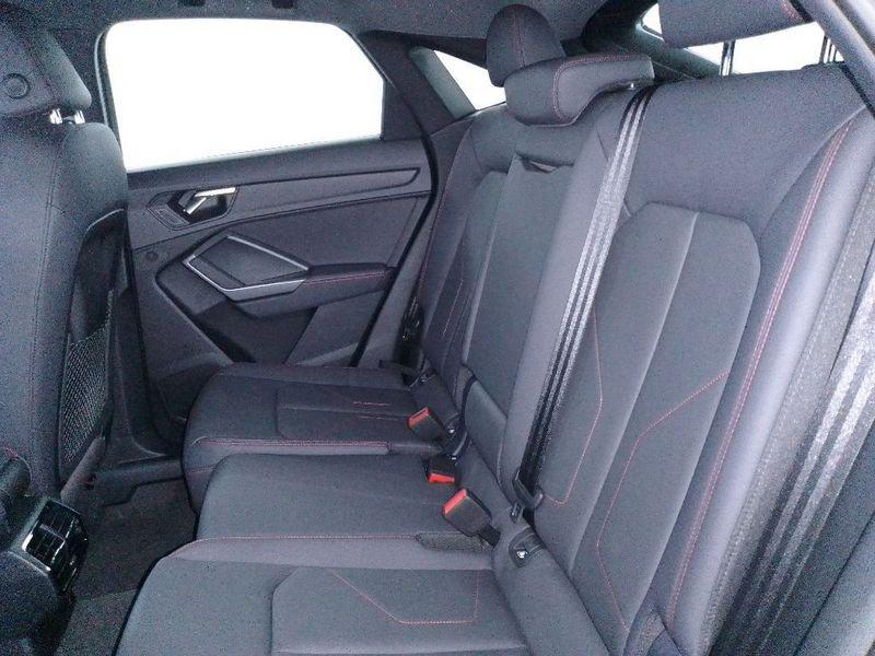 Audi Q3 Sportback 40 2.0 tdi Identity Black quattro 193cv s-tronic