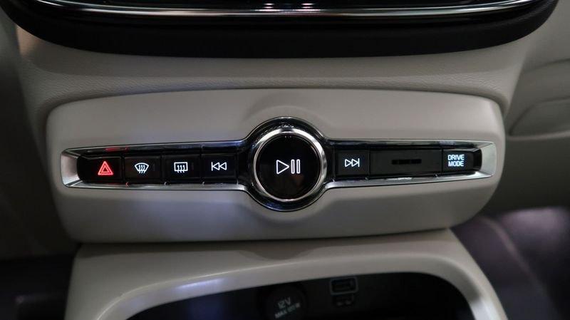 Volvo XC40 Recharge T5 Plug-in Hybrid Recharge Plus Bright