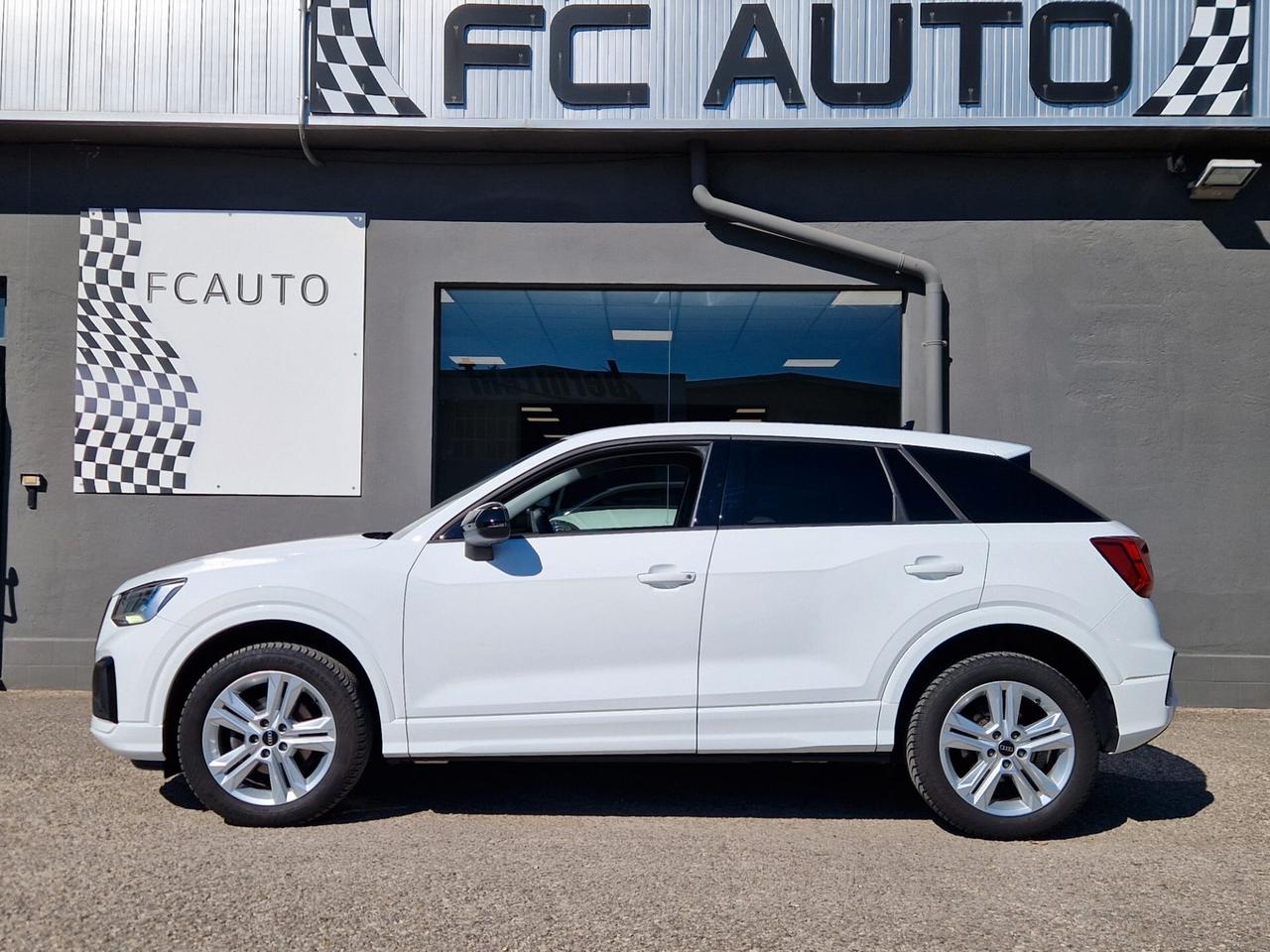 Audi Q2 30 TDI Identity Black