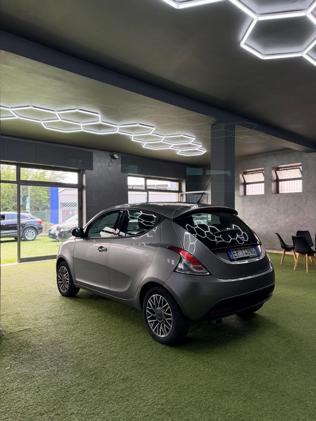 Lancia Ypsilon 1.2 Benz 69 CV