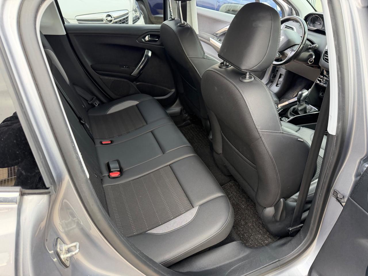 Peugeot 2008 BlueHDi 100 Allure