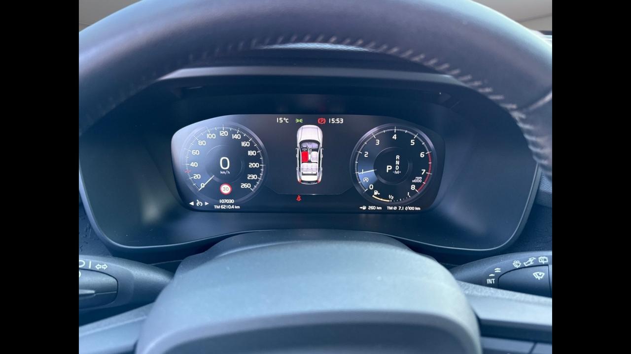 VOLVO XC40 - XC40 1.5 t2 Momentum Core my21