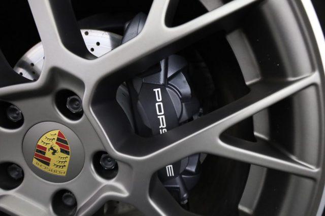 PORSCHE 911 911 Carrera 4